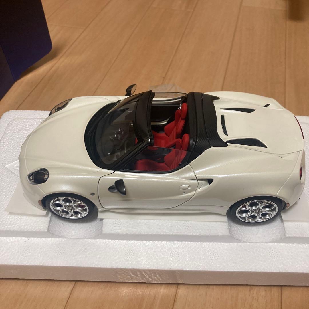 Alfa Romeo 4C ミニカー 1/18 オートアート