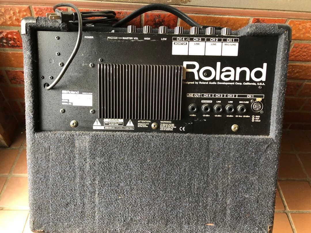 Roland KC-100jtキーボードアンプ