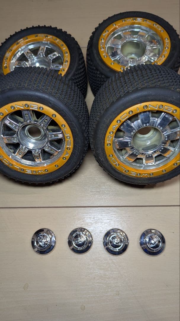 オフロード用ホイールセット（タイヤ付き）