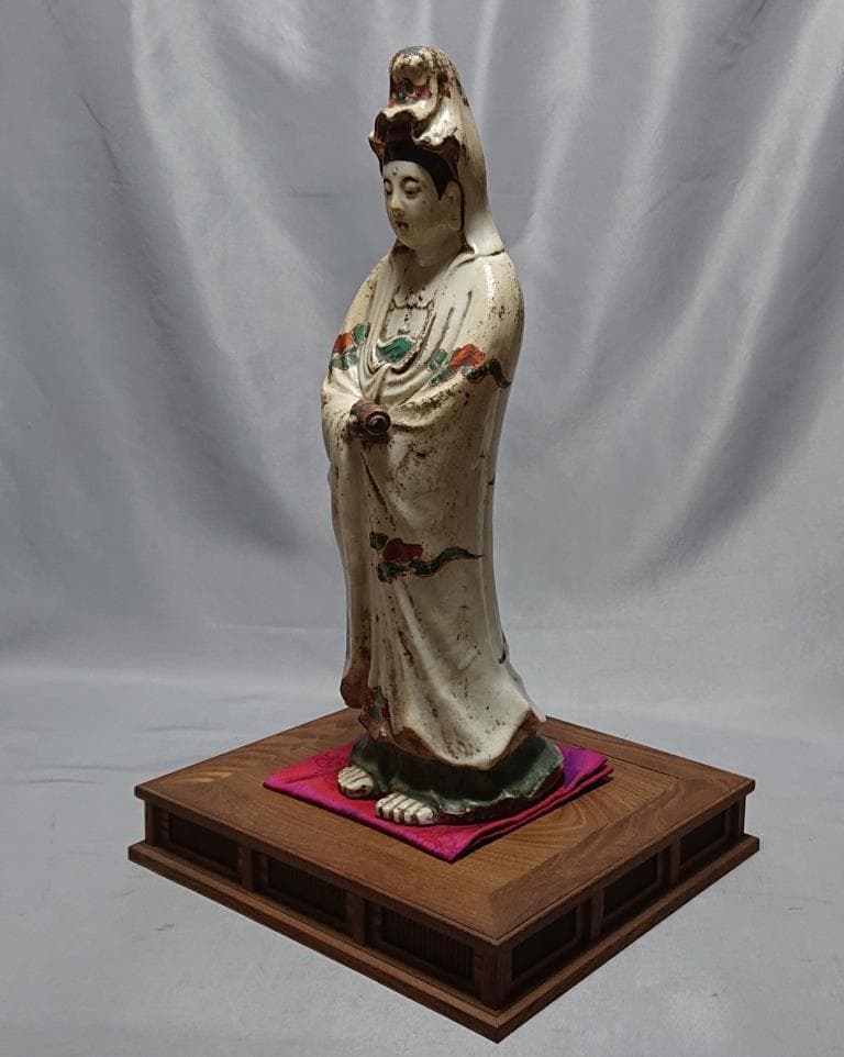 商 品 コレクター収集品　古九谷　色絵　観世音菩薩像