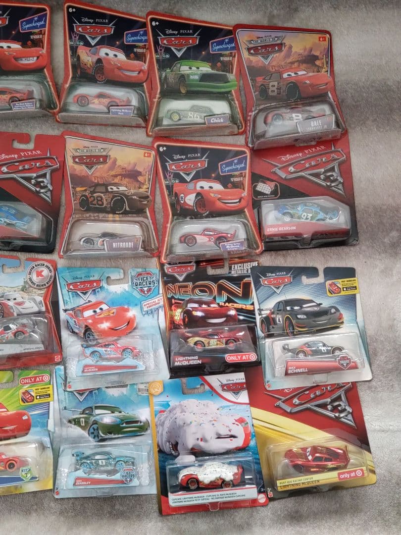 Mattel　マテル　カーズ　ミニカー　ケース付属　まとめ売り　おまけ付き