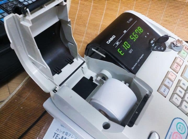 カシオレジスター　TE-M80　中古品　人気機種感熱紙　送料無料　991100