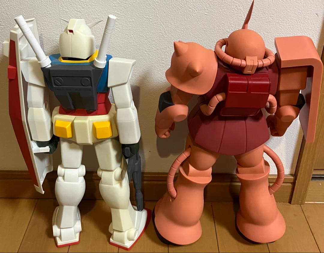 ガンダム シャア専用ザク ビックソフビ　フィギュア　セット　美品　おまけ付き