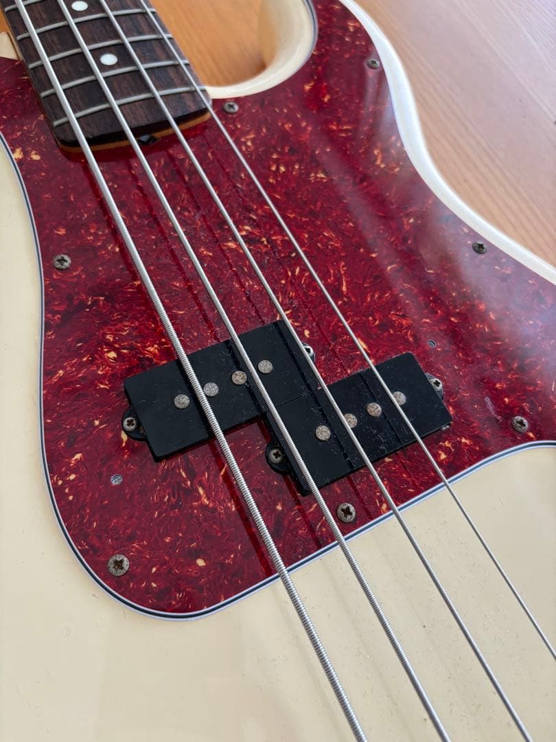 Fender Japan プレシジョンベース　Eシリアル オリンピックホワイト