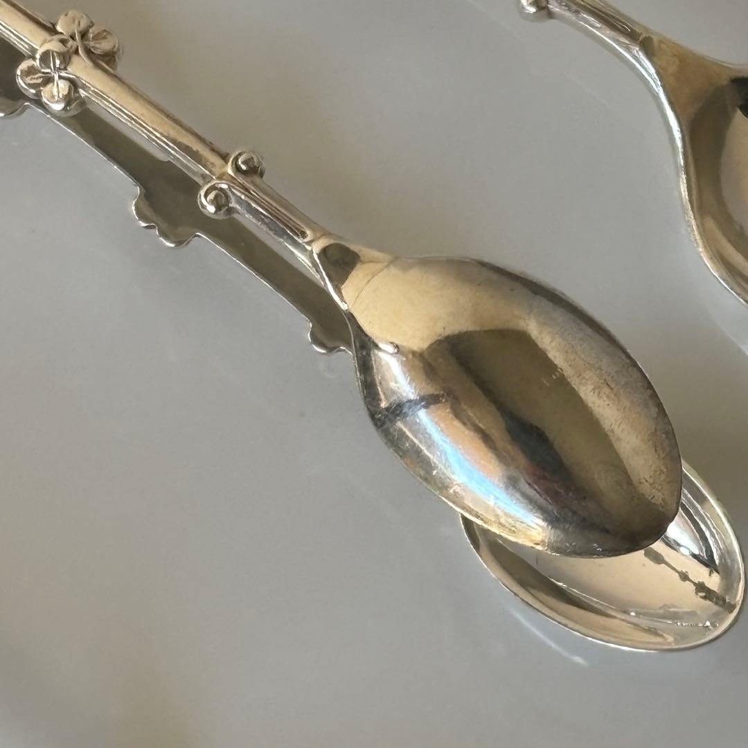 英国製　純銀　ティースプーンとシュガートング　シャムロック　クローバー