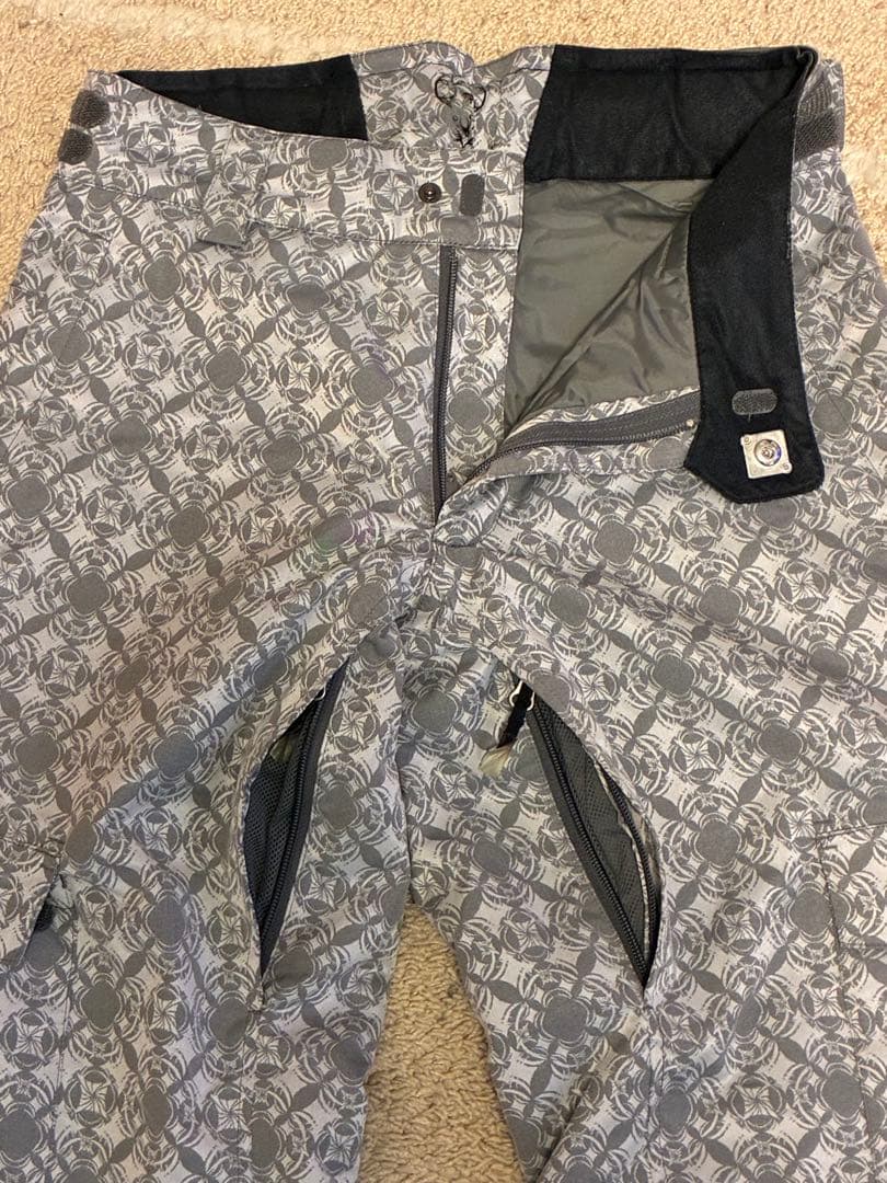 【美品】スキー　スノーボードウエア　スパイダー　パンツ　グレー　M