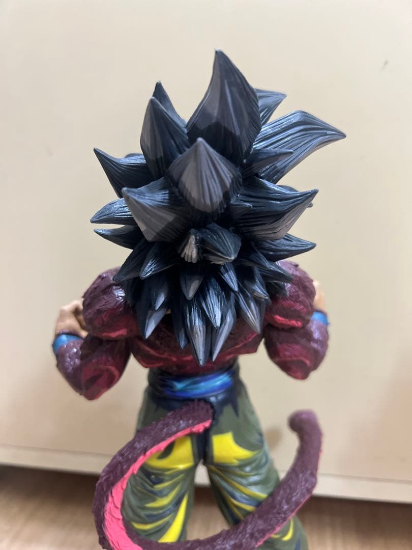 ドラゴンボール 超サイヤ人4、超サイヤ人フィギュア 2体セット