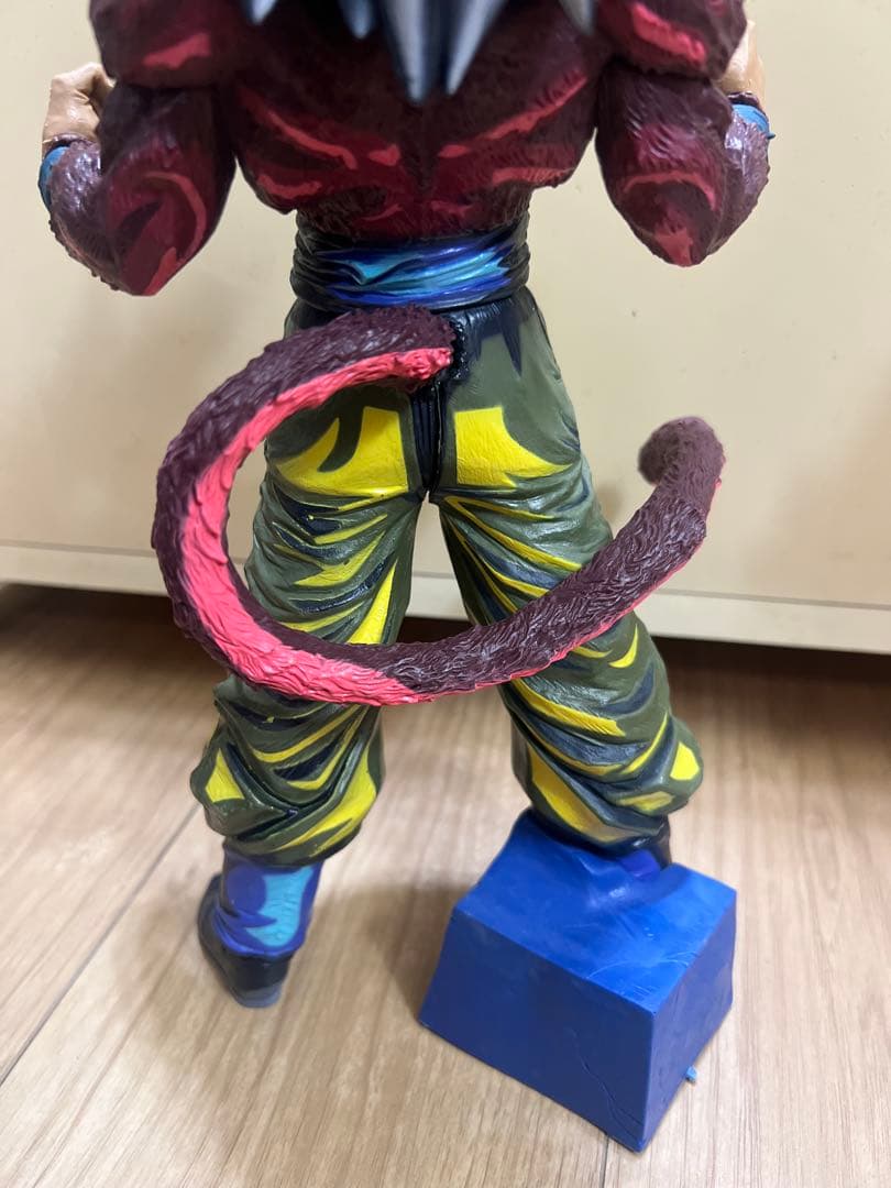 ドラゴンボール 超サイヤ人4、超サイヤ人フィギュア 2体セット