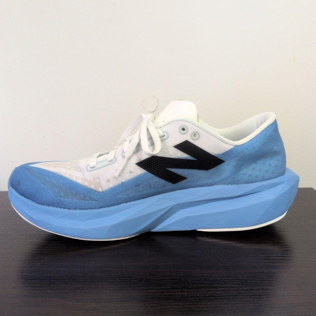 FUELCELL REBEL V4　27.5センチ