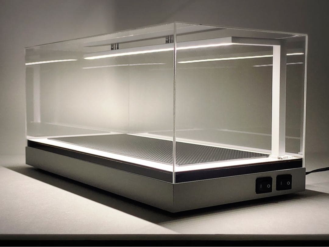 ★1/18 LED照明付アクリルケース（半艶ホワイト）