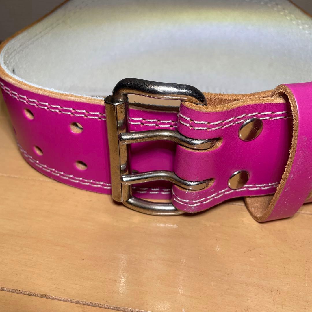 新品　値引不可　ゴールドジム　GOLD'S GYM トレーニングベルト　ステッカ