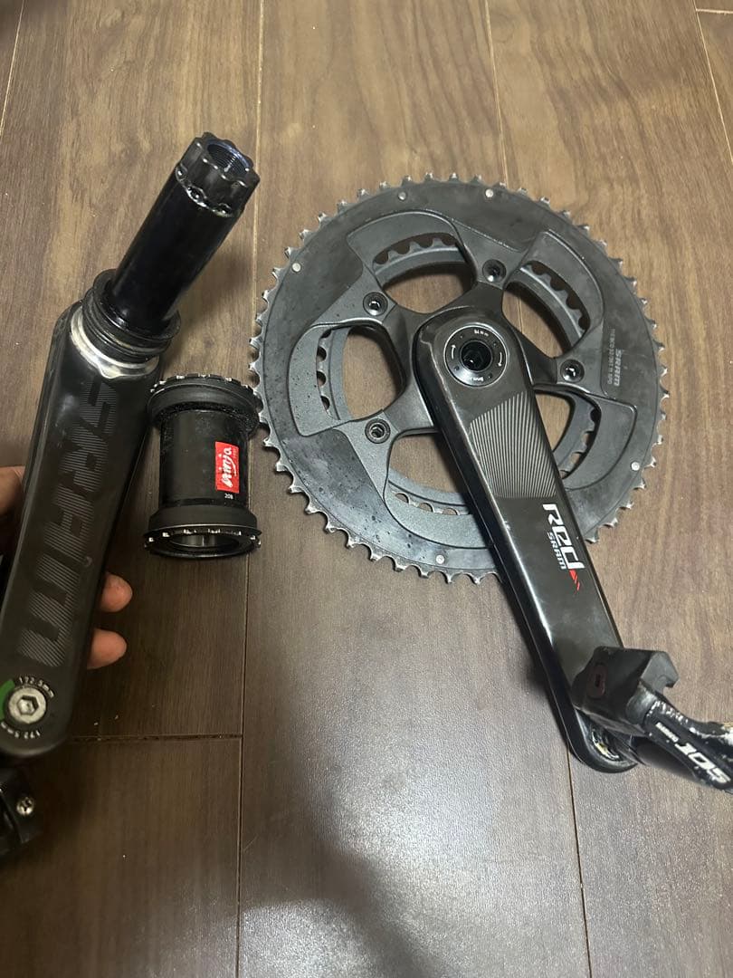SRAM RED クランクセット ボトムブラケット付き