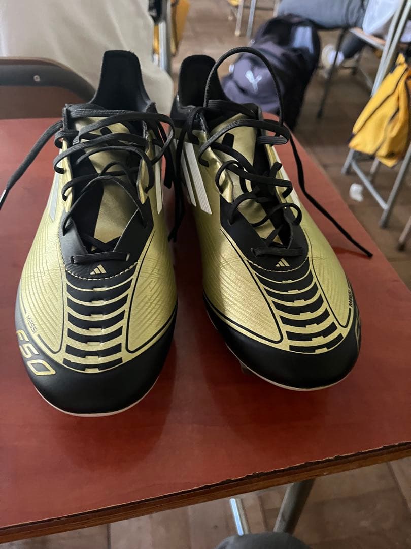 adidas F50 メッシモデル ゴールド/ブラック