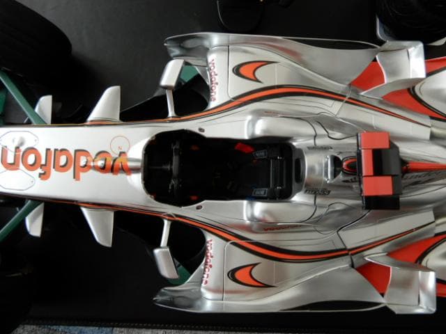 デアゴスティーニ 1/8 週刊 マクラーレン MP4-23 ボーダフォン