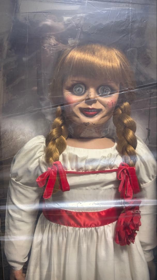 死霊館　アナベル人形　等身大　プロップ　レプリカ