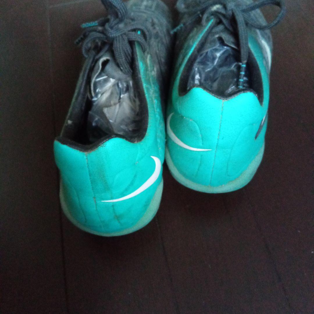 丁東浩選手実使用・直筆サイン入りスパイク　U-23韓国代表時代