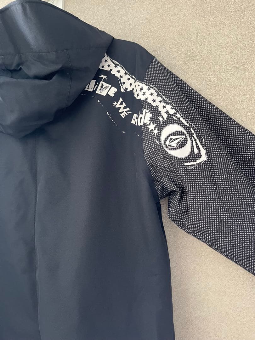 VOLCOM スノーボードウェア セットアップ　グローブ付き