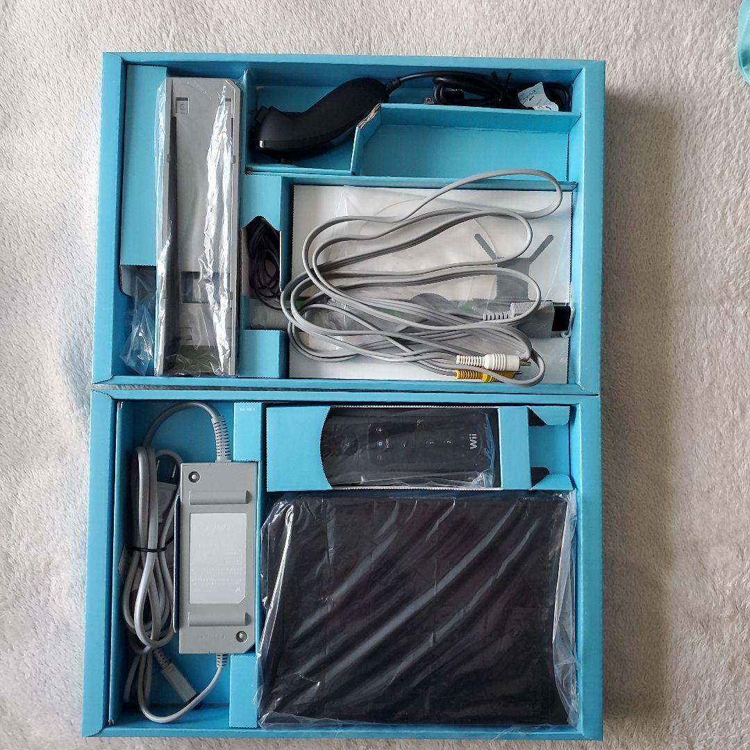 週末値下げ中です。Wii本体(黒他)4種類セット