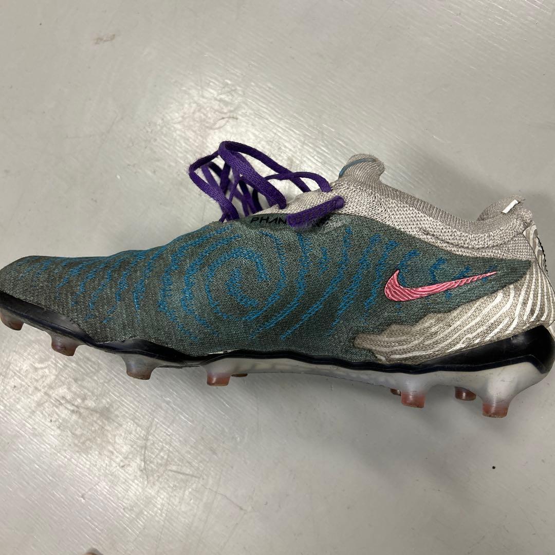 サッカースパイクファントムGX agPro