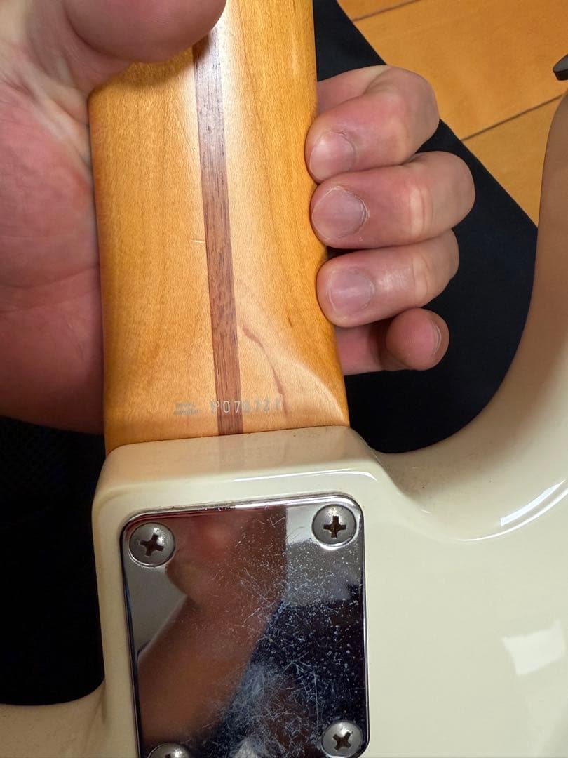 ベース Fender Japan Precision Bass