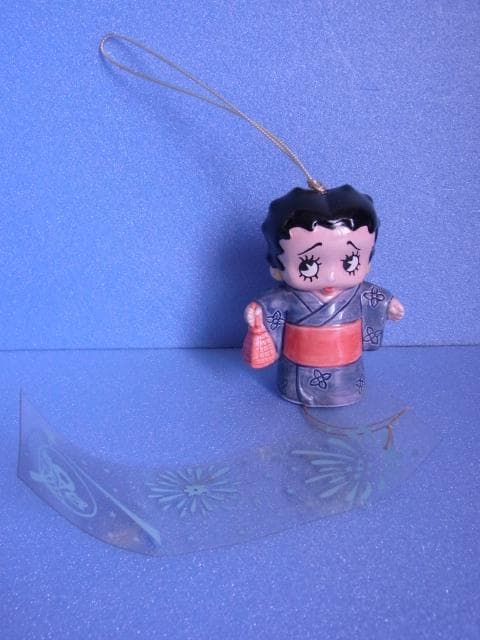 珍品　ベティちゃん　風鈴　着物BETTY　陶器製　ふうりん　和物　昭和レトロ