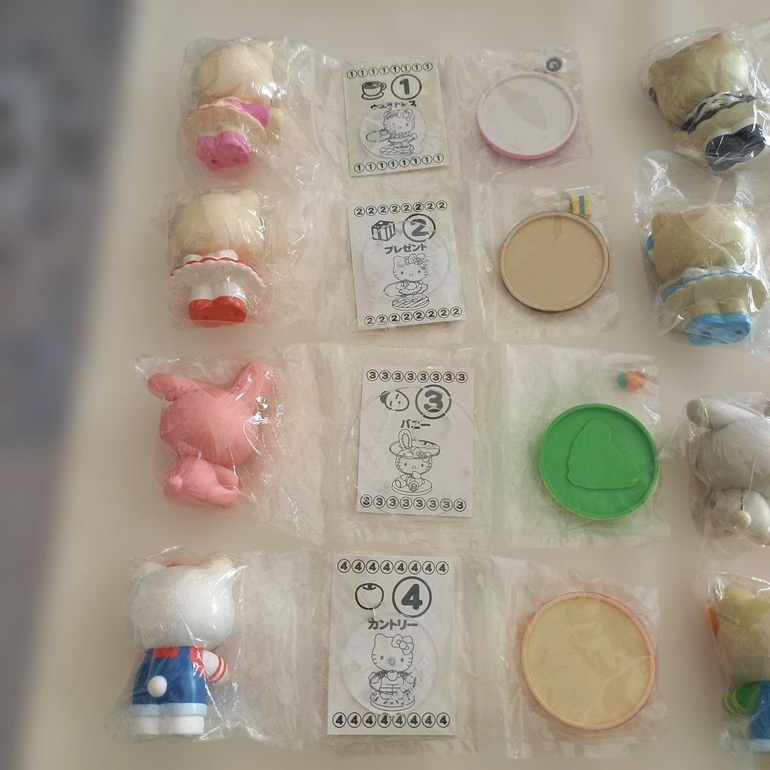 ハローキティ アクセサリートレイ　キャラクターコレクション 8個セット