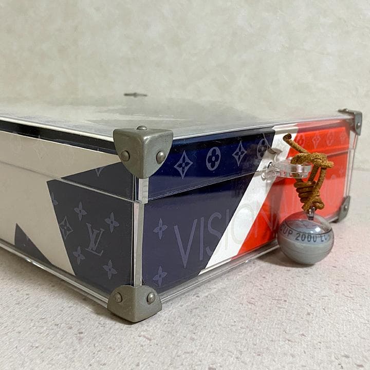 【限定品】 ルイヴィトン VISIONAIRE ヴィジョネア　The Game
