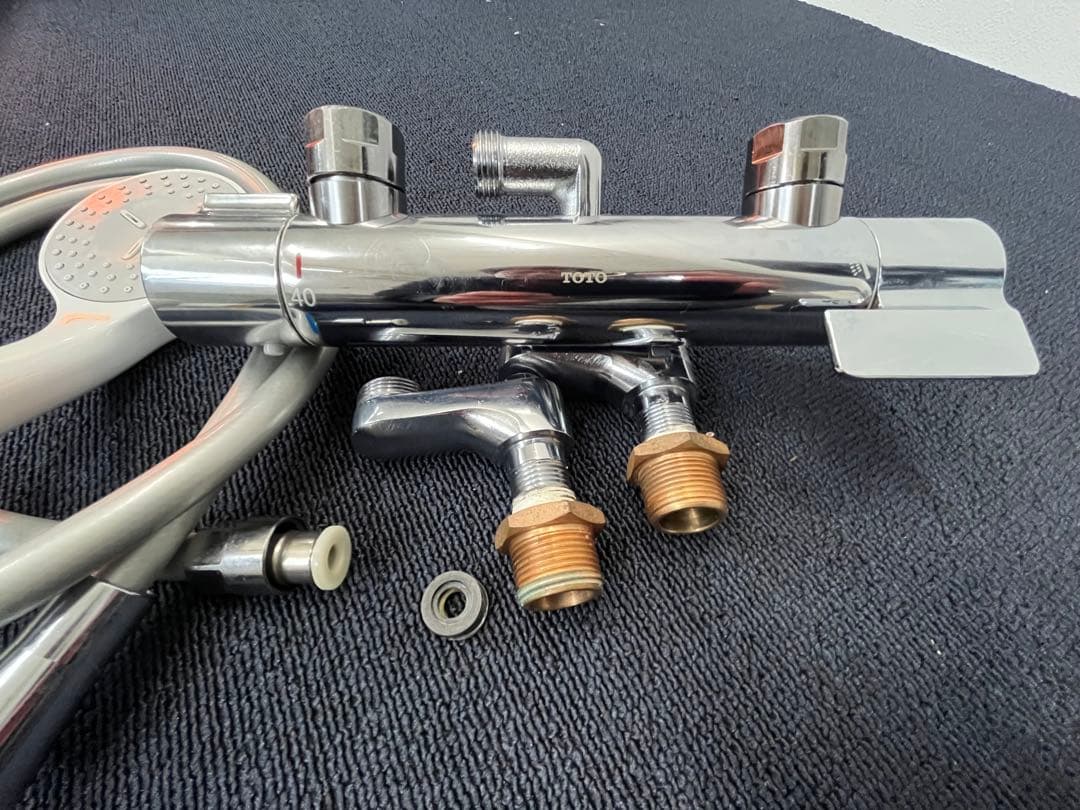 ☆TOTO 浴室水栓 壁付サーモスタット混合水栓 ☆シャワー付き