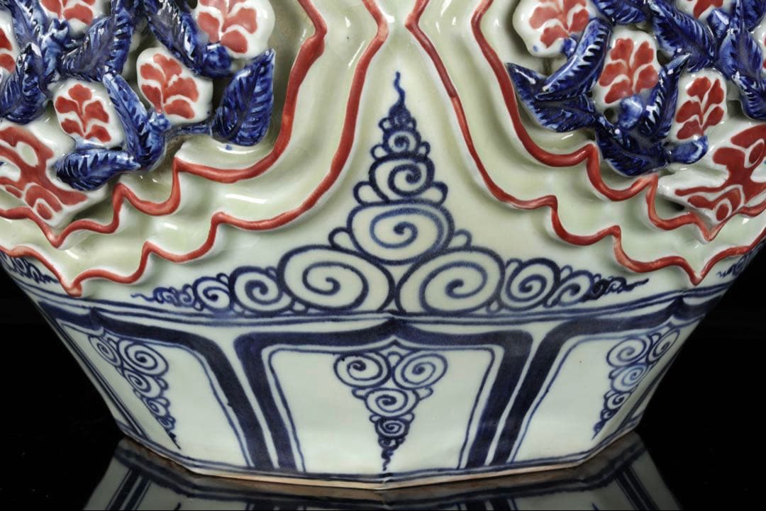 壺 中国古玩 青花釉裏紅透彫花弁麒麟紋壺 唐物 飾壺 花瓶 時代物 古美術 骨董