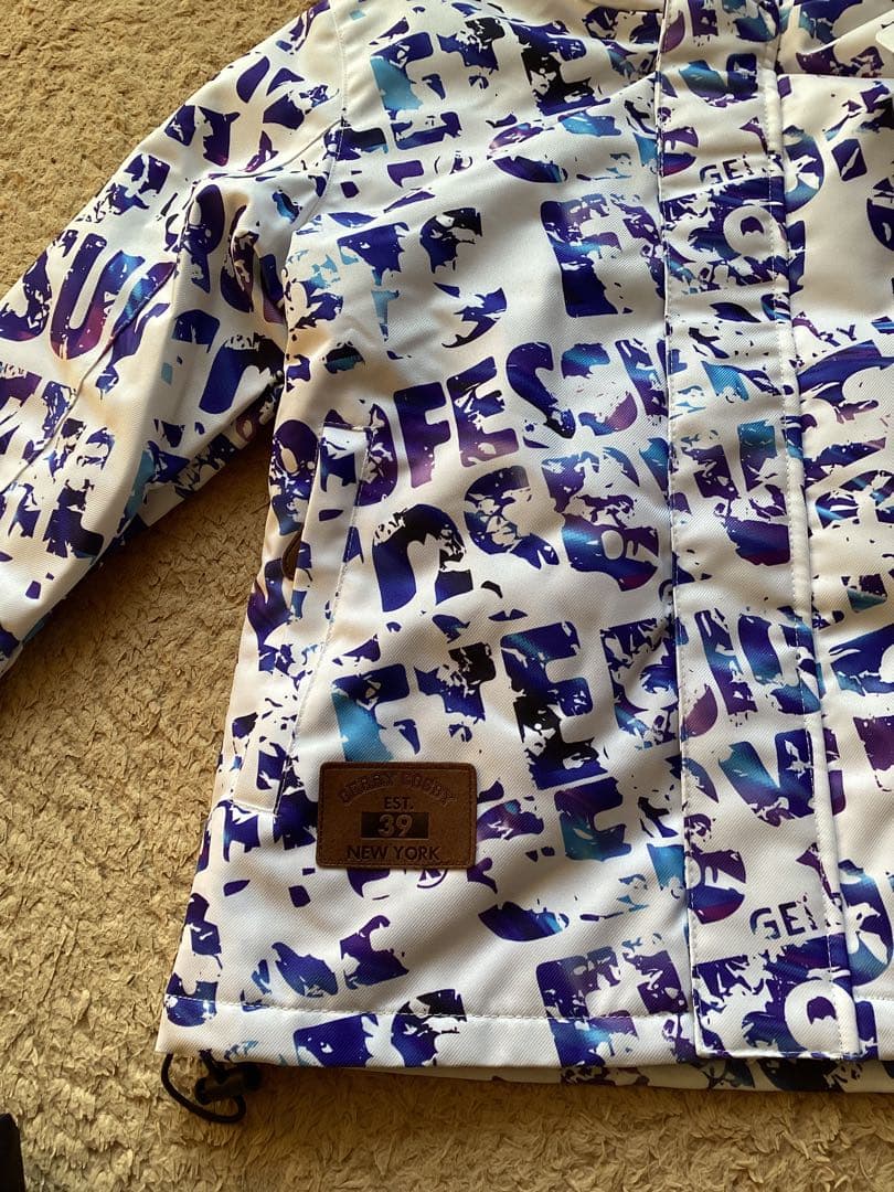 新品130 cosby スキーウェアスノボウェア