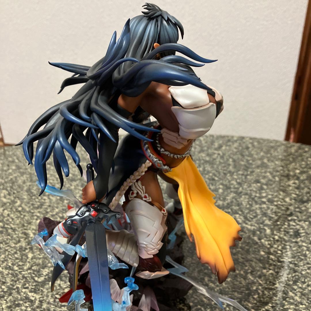 メディコス　アーシェス・ネイフィギュア