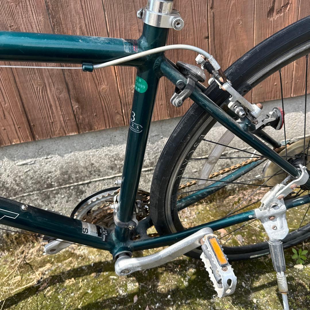 ジャンク品GIANTESCAPE緑色ロードバイク愛知県限定空気入れヘルメット付き