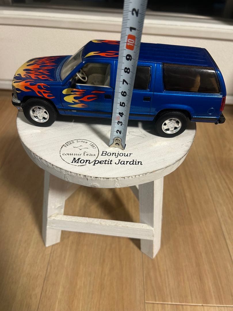 シボレー　サバーバン　ミニカー　アメリカ　ファイヤーパターン