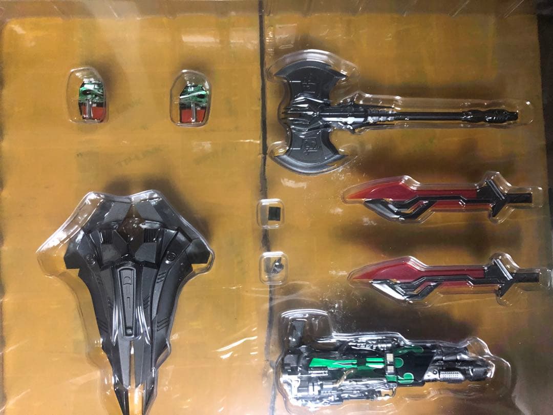 DLX同じサイズ　　ダークオプティマスプライム　ネメシスプライム