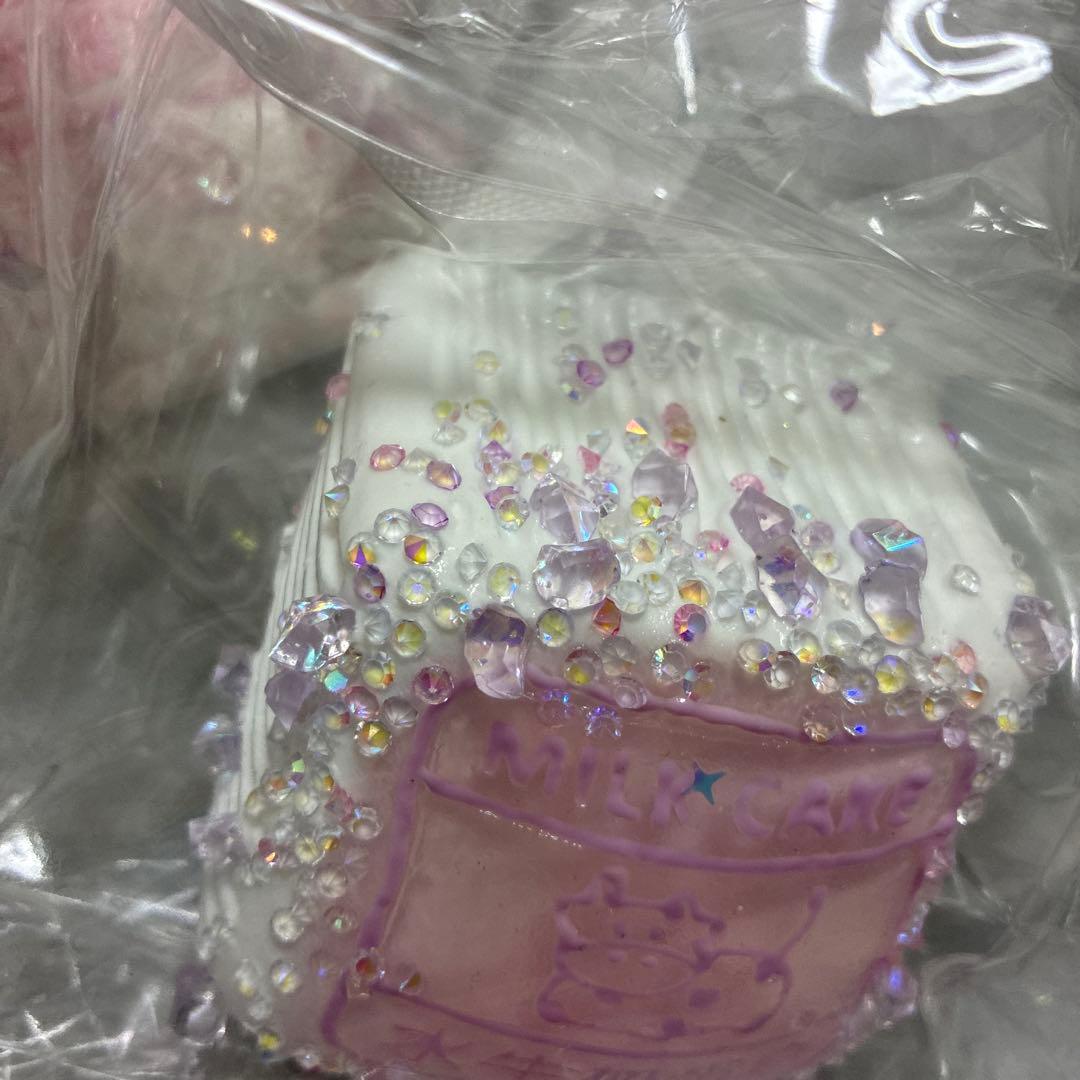 牛ケーキ　水牛ケーキ　ミルクケーキ　水感　キラキラ先生 スクイーズ　豆腐