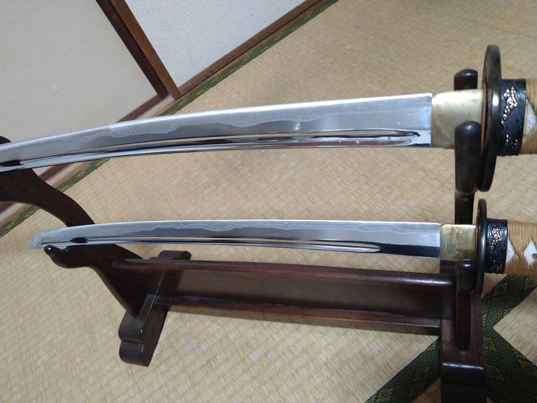 居合刀　大刀　小刀　2本セット　刀掛け付き　漆塗り鞘　鉄製鍔