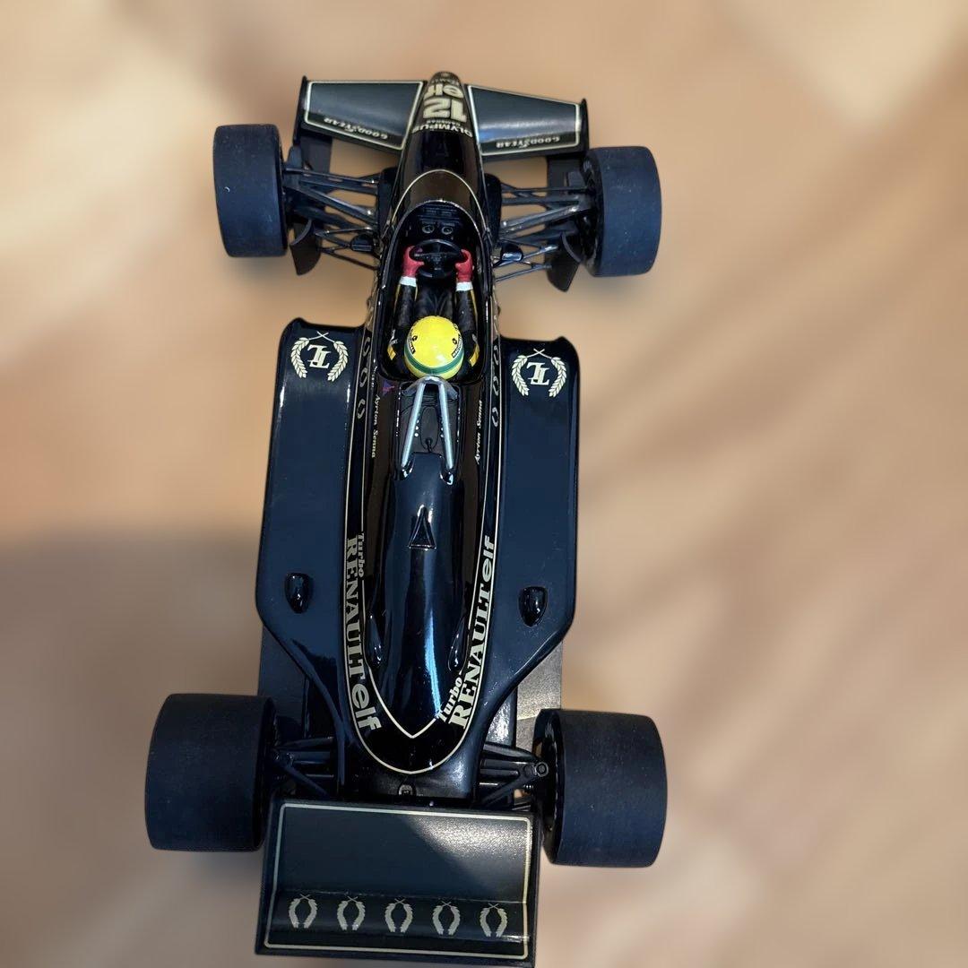 ミニチャンプスロータス97T アイルトンセナ　ルノー1/18 箱無し