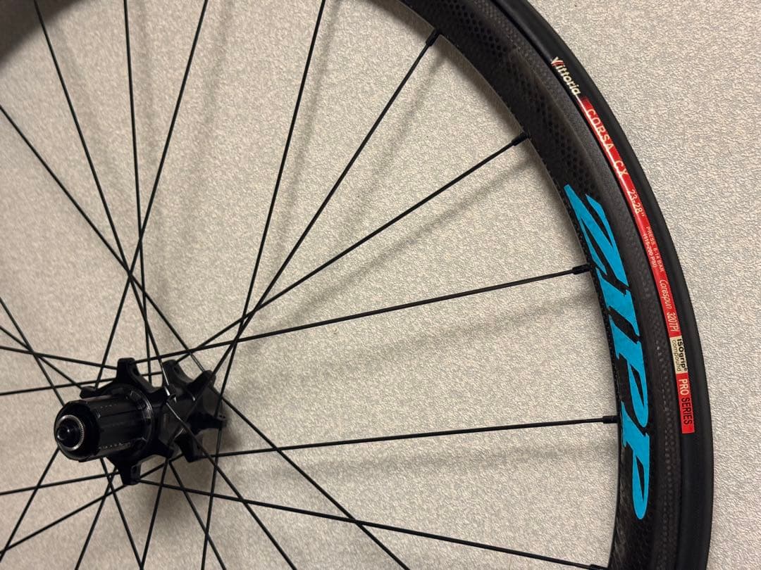 ZIPP202 カーボンホイール チューブラー シマノ11〜12速　リムブレーキ