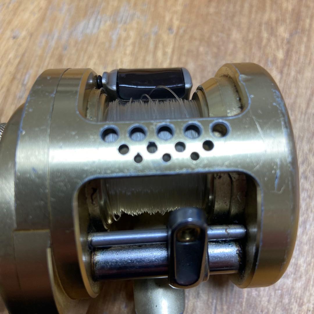 SHIMANO カルカッタコンクエスト100ベイトリール