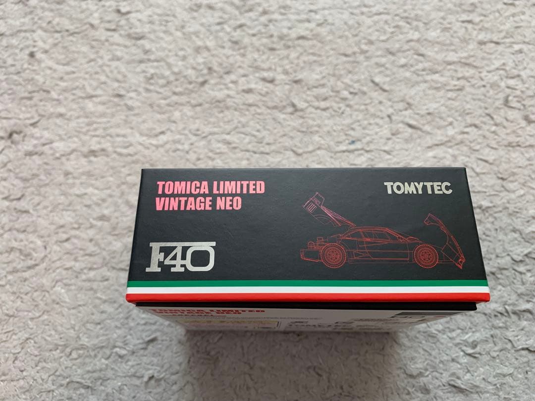 トミカリミテッドヴィンテージネオ　F40