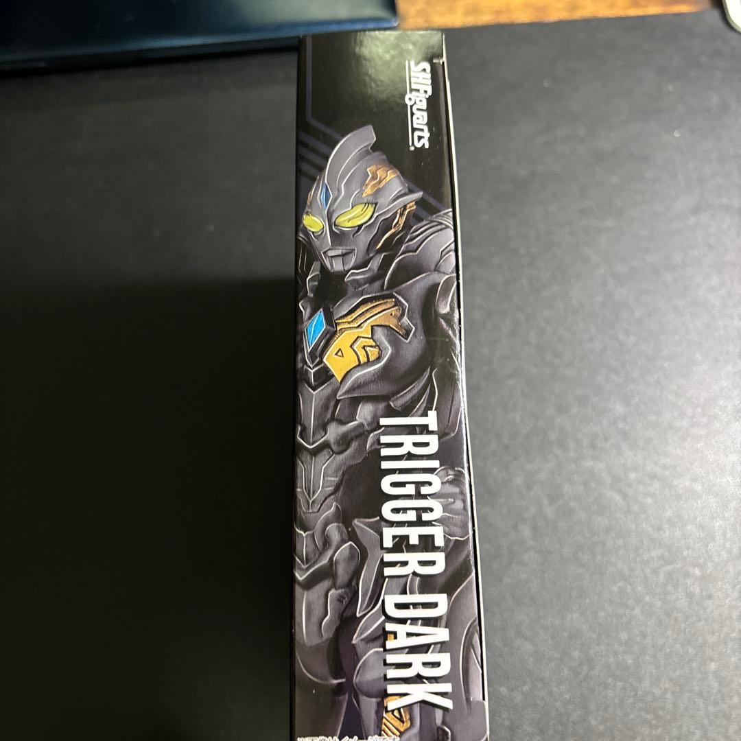 S.H.Figuartsトリガーダーク ウルトラマントリガー　輸送箱付