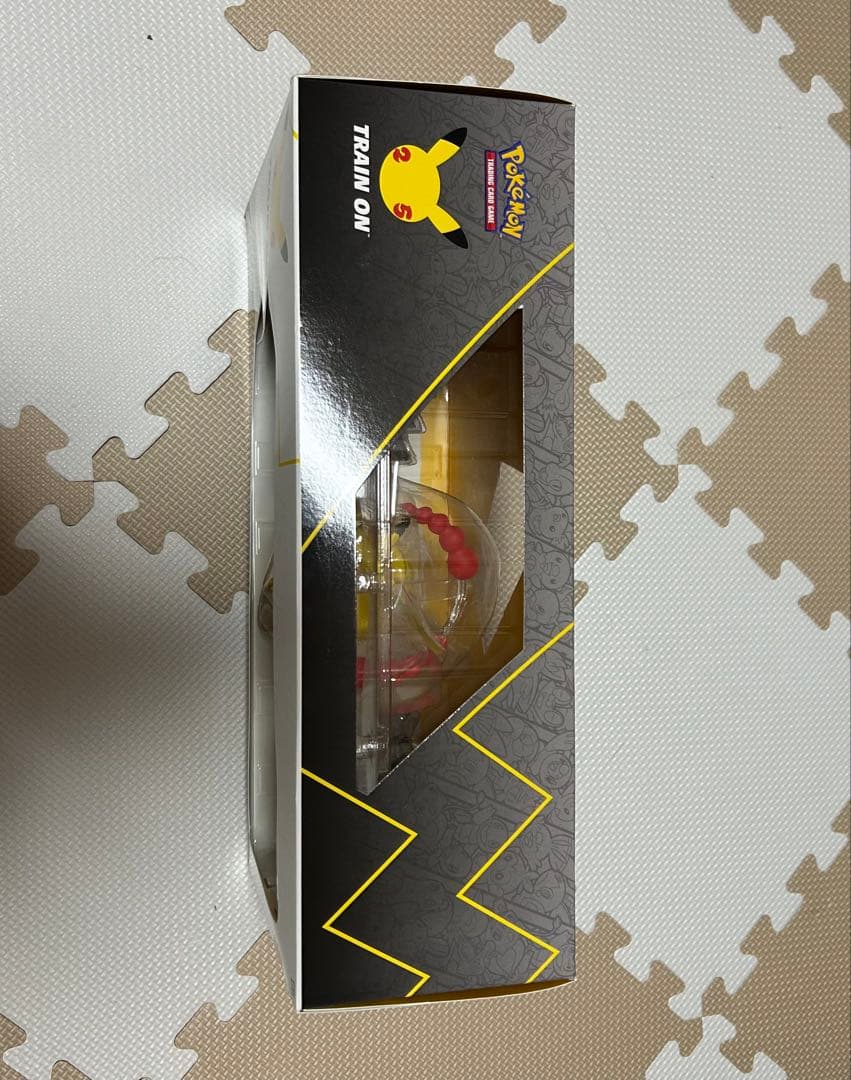 ポケモンカードゲーム ピカチュウVMAX プレミアムフィギュアコレクション