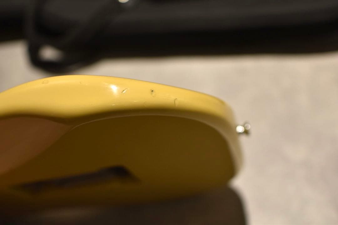 K.Nyuiエレキギター イエロー