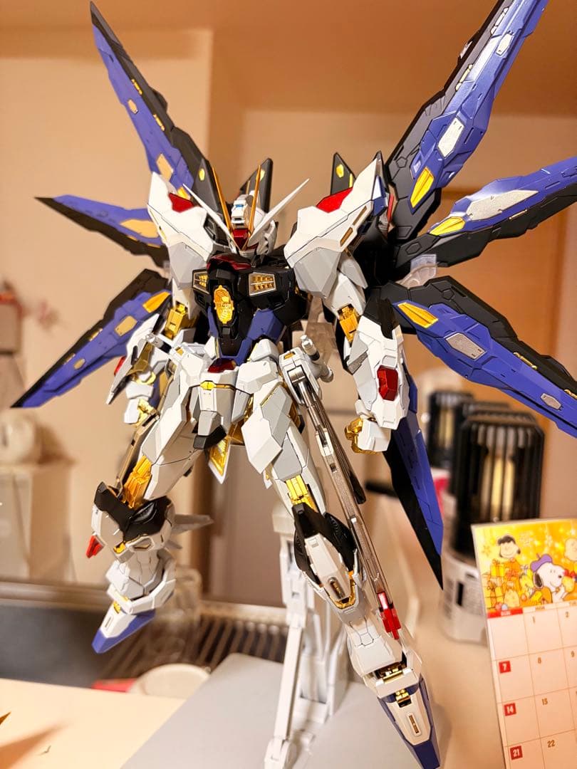1/100 海外製　フリーダム　ストライクフリーダム全塗装完成品メタルビルド風