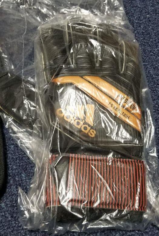 サッカー、ゴールキーパーグローブ、 プレデター フィンガーセーブ、 サイズ10