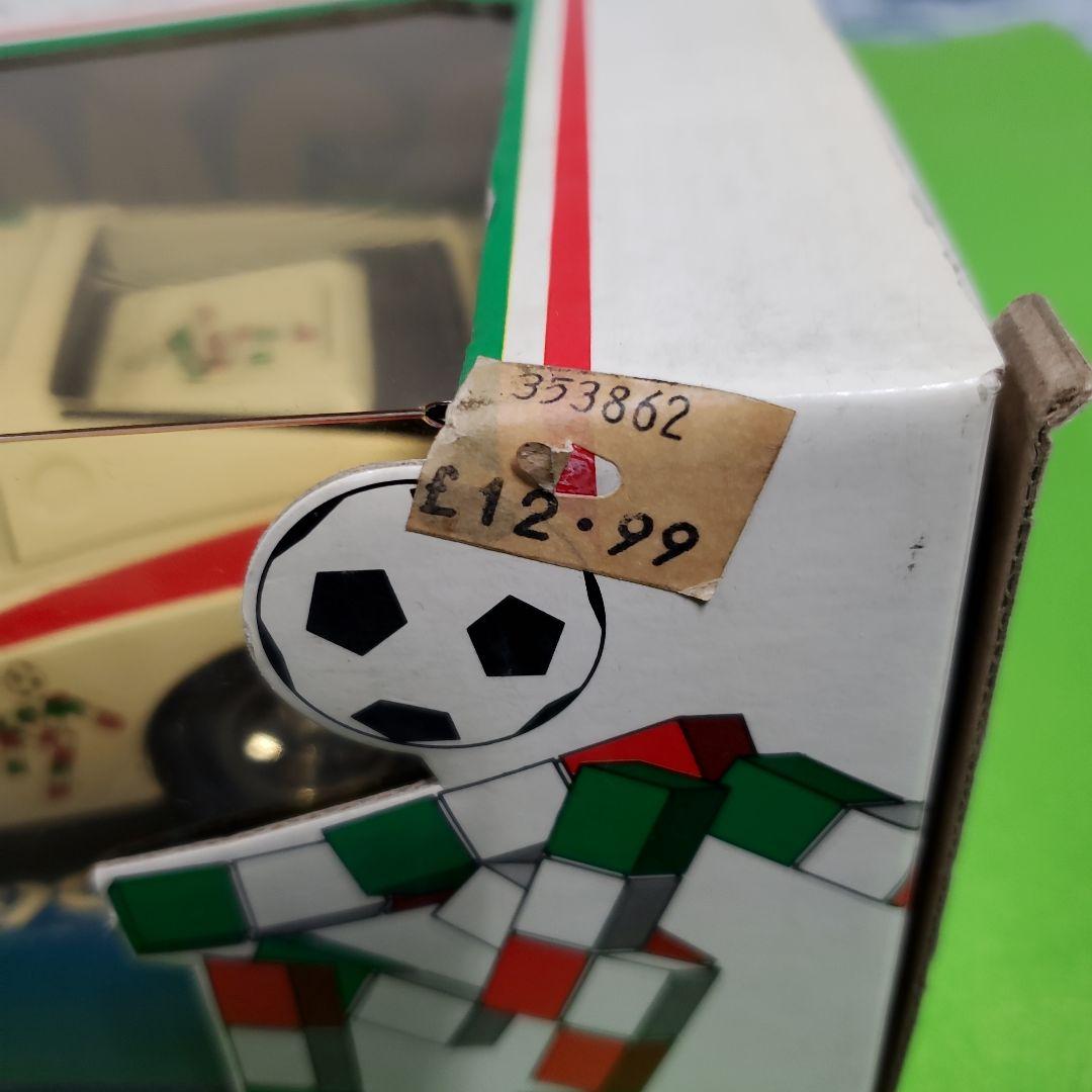 1/18ブラーゴ 1990年イタリアワールドカップ限定 フェラーリ・テスタロッサ