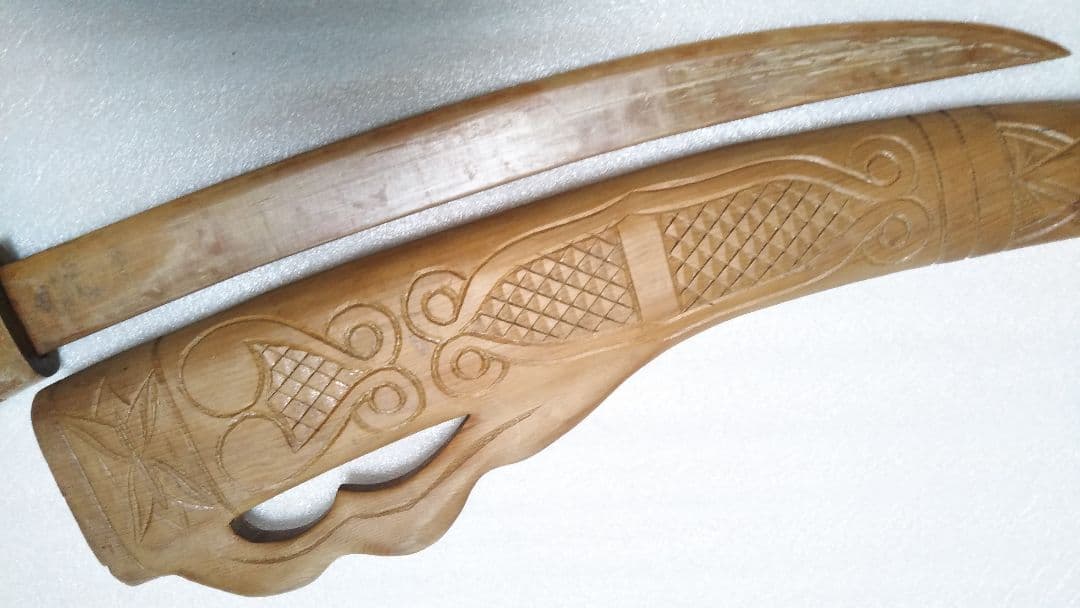 (値下げ)アイヌエムシ　アイヌ彫り　木彫りの刀　伝統工芸