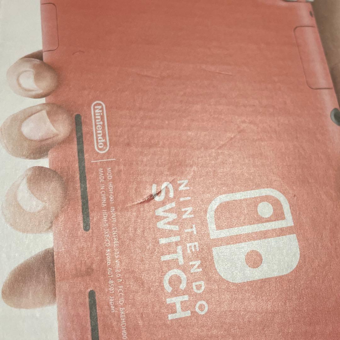 極美品　任天堂　スイッチライト　コーラル