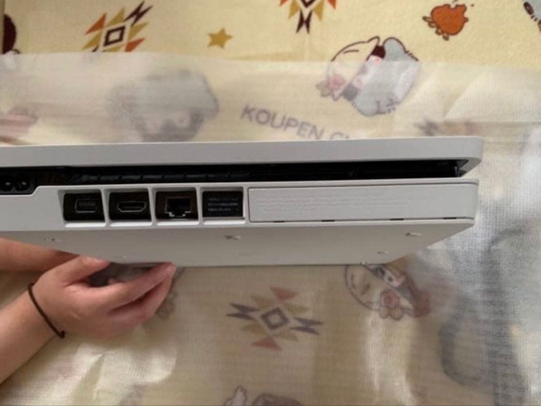 PlayStation4 CUH-2100B B02 グレイシャーホワイト1TB