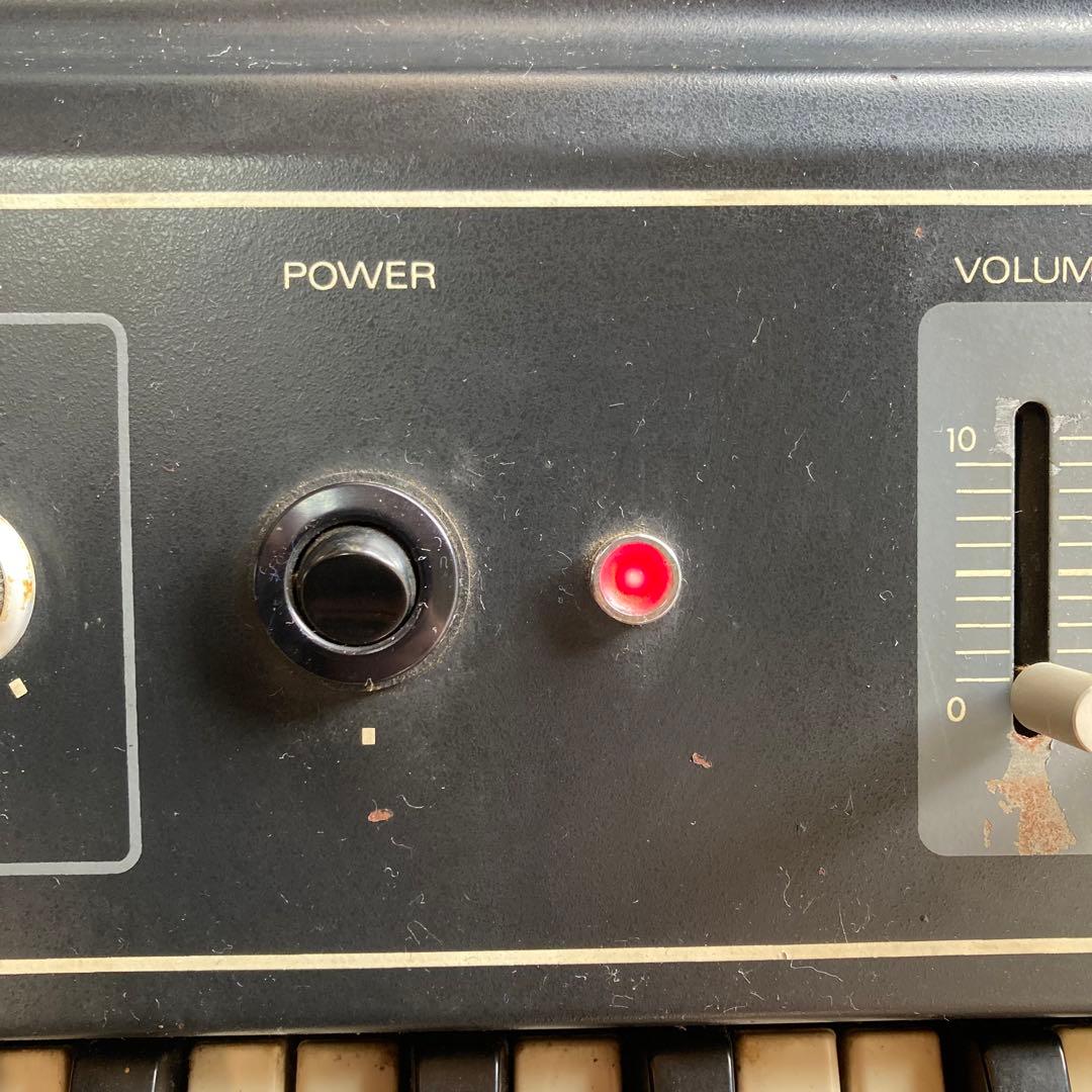 Roland シンセサイザー　RS-101 通電のみ確認　ジャンク品